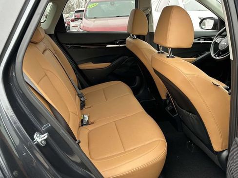 Used 2024 Kia Seltos EX image 21