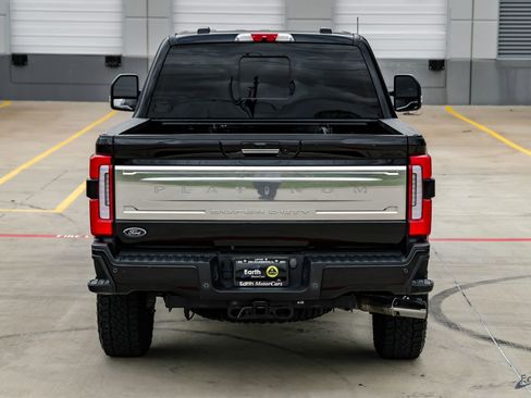 Used 2024 Ford F350 Platinum w/ Tremor Off-Road Package AWD/4WD image 13