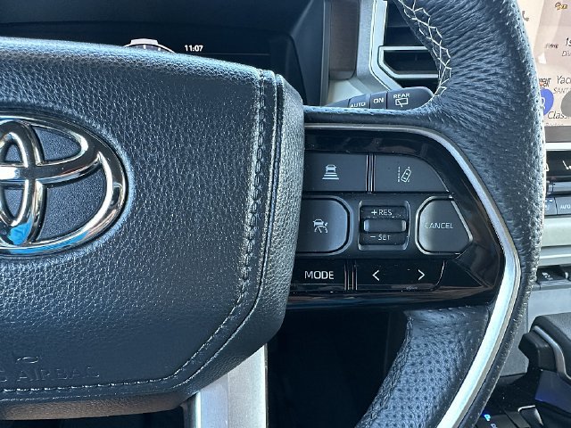 Used 2025 Toyota Sequoia Capstone AWD/4WD image 29