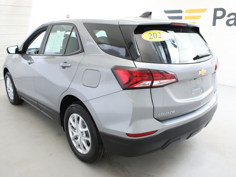 Used 2023 Chevrolet Equinox LS FWD image 7