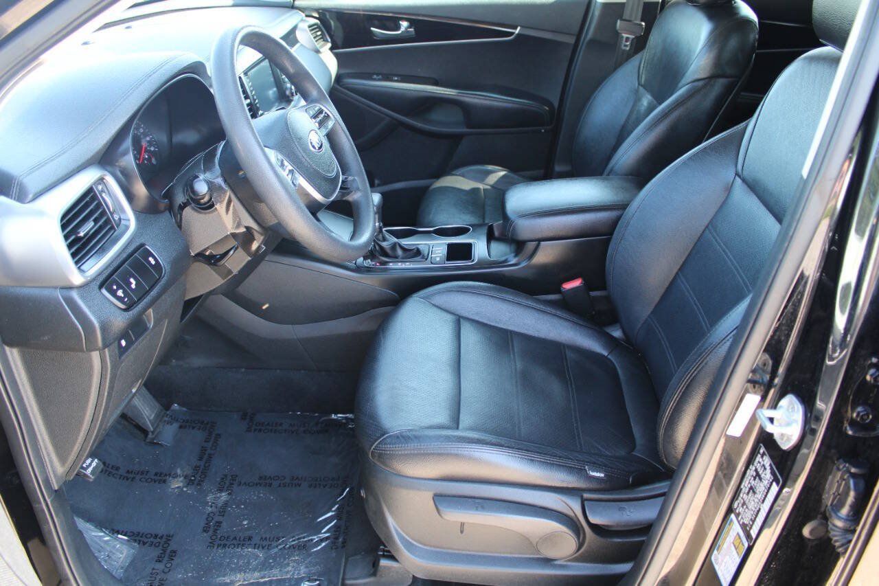 Used 2019 Kia Sorento AWD image 13