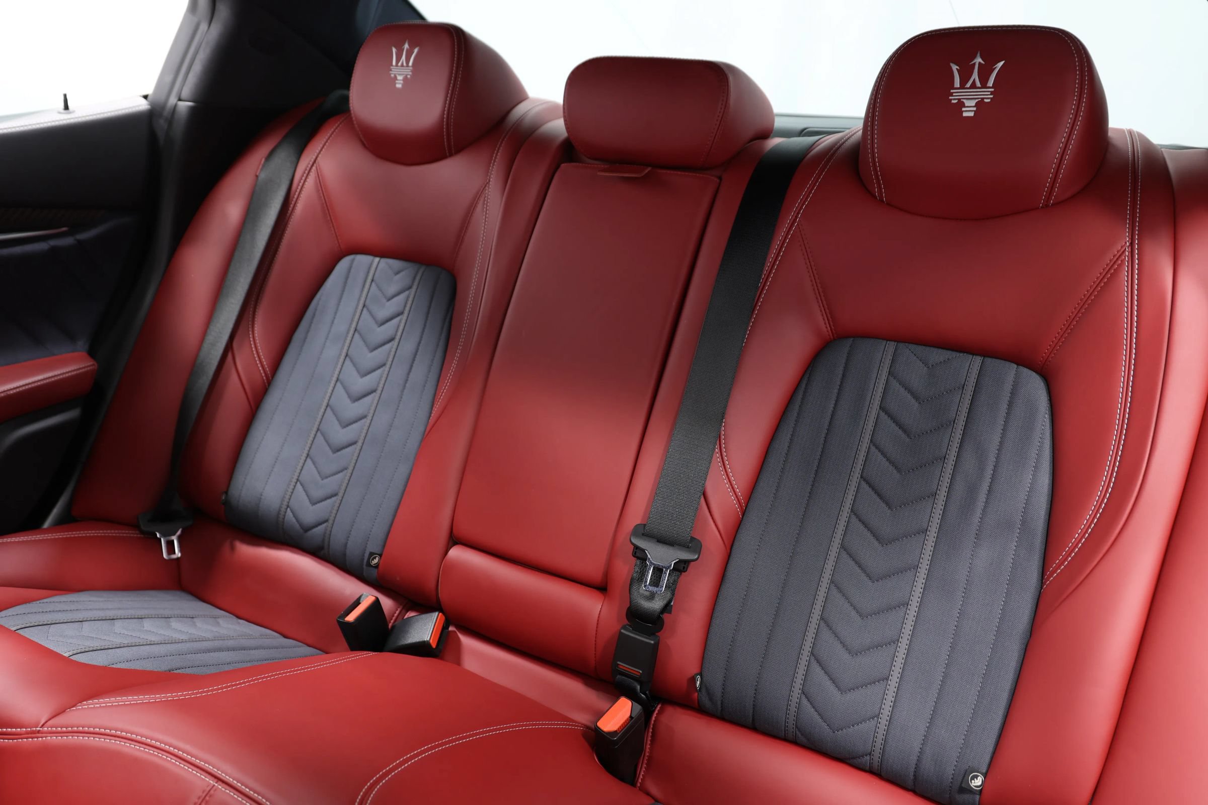Used 2019 Maserati Ghibli GranLusso RWD image 3