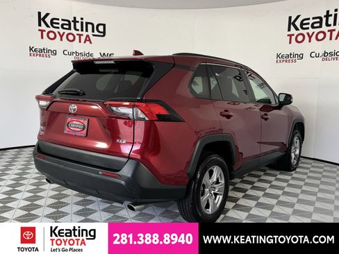 Used 2025 Toyota RAV4 XLE FWD image 6