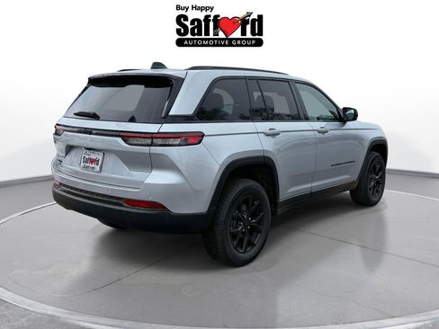 New 2025 Jeep Grand Cherokee Altitude AWD/4WD image 10