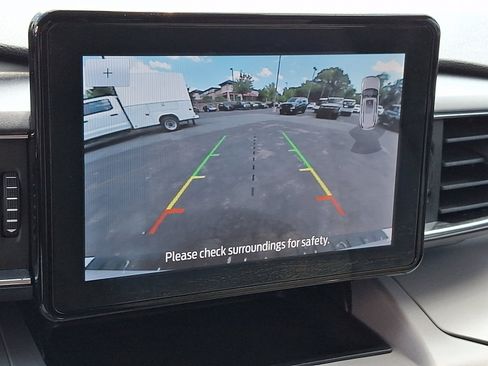 Used 2023 Ford Explorer XLT w/ Equipment Group 202A AWD/4WD image 19