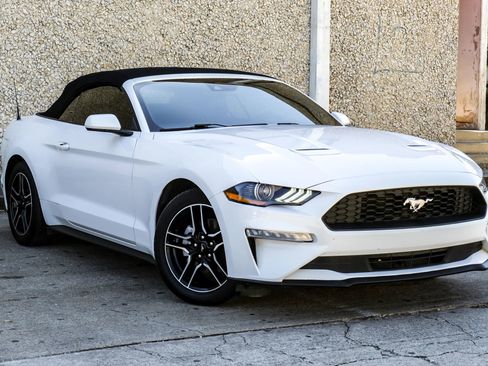 Used 2022 Ford Mustang Premium image 9