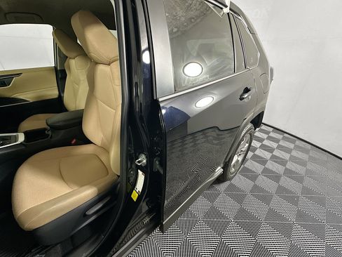 Certified 2025 Toyota RAV4 LE AWD/4WD image 12