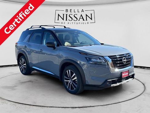 Certified 2025 Nissan Pathfinder Platinum w/ Cargo Package AWD/4WD image 8