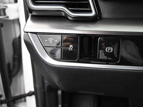 Used 2024 Kia Sportage EX image 34