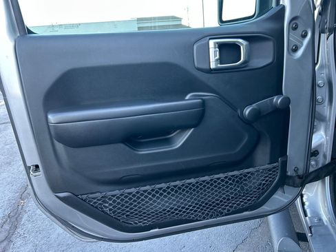 Used 2018 Jeep Wrangler Unlimited Sport image 18