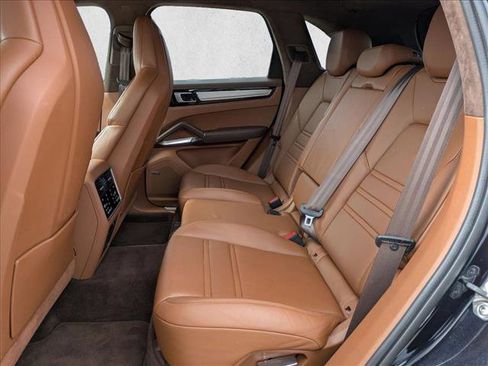 Used 2021 Porsche Cayenne Turbo image 20