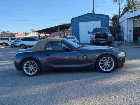 Used 2005 BMW Z4 2.5i image 3