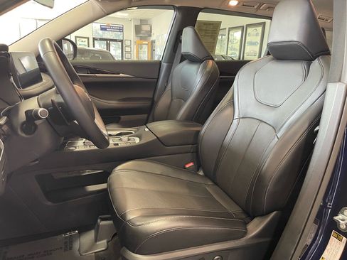 Used 2025 INFINITI QX60 Pure w/ Cargo Package FWD image 27