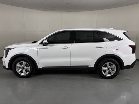 New 2026 Kia Sorento LX FWD image 5