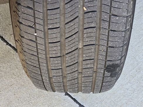 Used 2023 Nissan Frontier SV w/ SV Convenience Package image 13