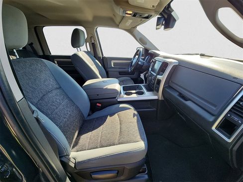 Used 2017 RAM 1500 Classic SLT w/ SLT Plus D￩cor Group image 15