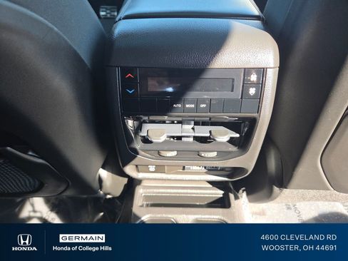 Used 2022 Jeep Grand Cherokee L Laredo w/ Luxury Tech Group I image 26