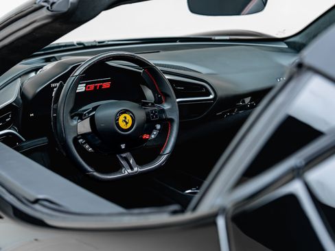 Used 2024 Ferrari 296 GTS RWD image 43