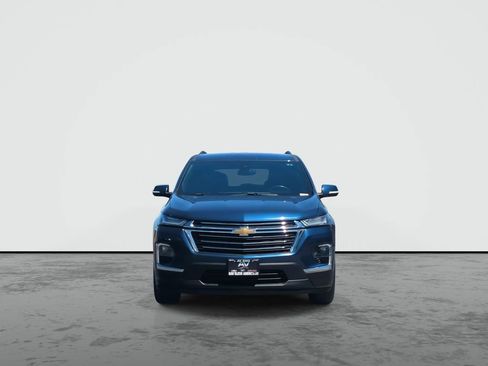 Used 2023 Chevrolet Traverse LT FWD image 3