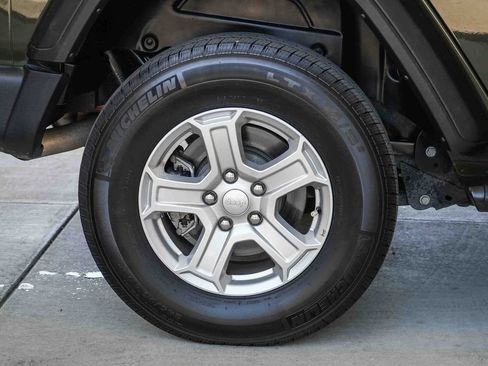 Used 2022 Jeep Wrangler Unlimited Sport AWD/4WD image 11