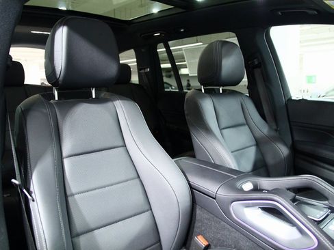 Used 2025 Mercedes-Benz GLS 450 4MATIC image 25