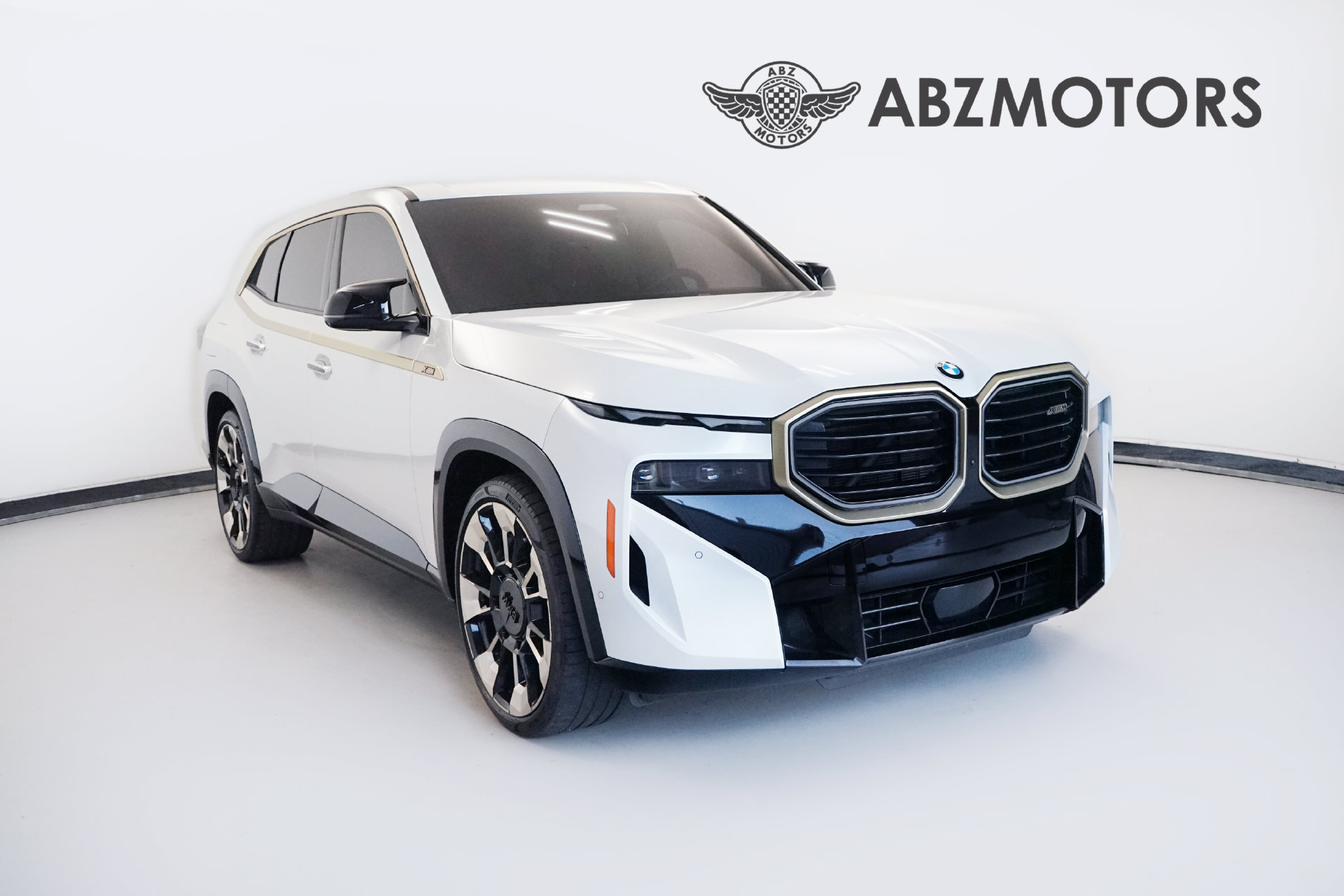 Used 2023 BMW XM AWD/4WD image 1