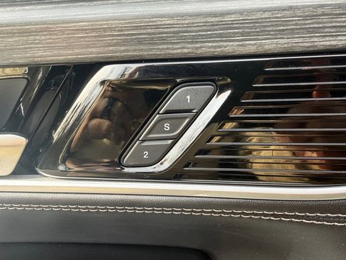 Used 2023 Jeep Wagoneer Series II image 12