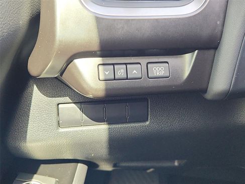 Used 2021 Lexus UX 200 w/ Premium Package FWD image 17