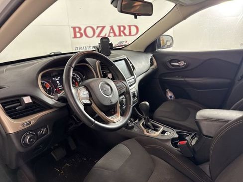 Used 2017 Jeep Cherokee Latitude image 12