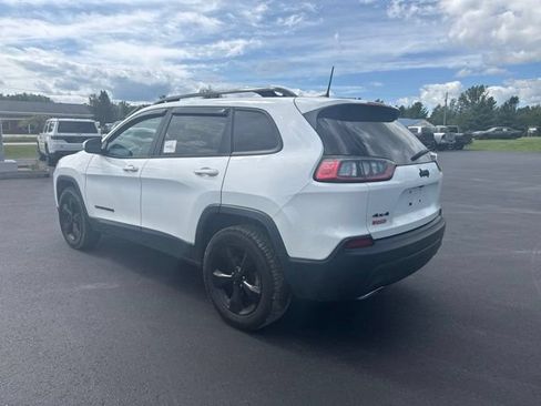 Used 2020 Jeep Cherokee Latitude w/ Cold Weather Group AWD/4WD image 2