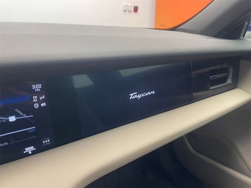 Used 2021 Porsche Taycan 4S image 17