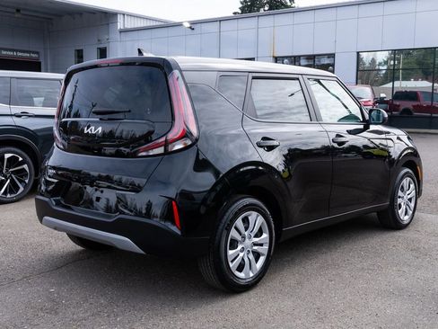 Used 2024 Kia Soul LX image 6