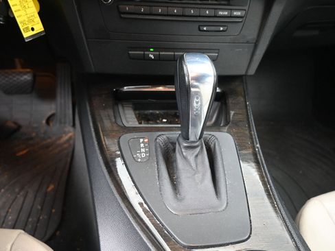 Used 2013 BMW 328i Convertible RWD image 38