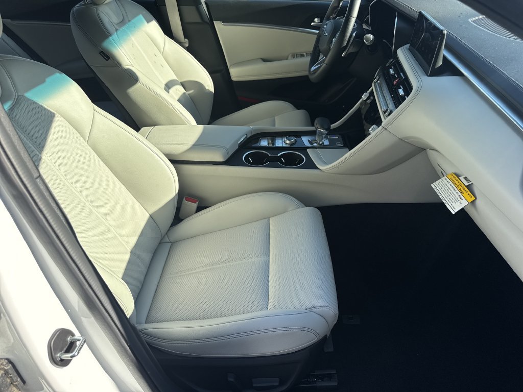Used 2025 Genesis G70 2.5T RWD image 13