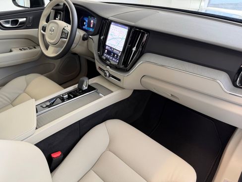 Certified 2025 Volvo XC60 B5 Plus AWD/4WD image 23