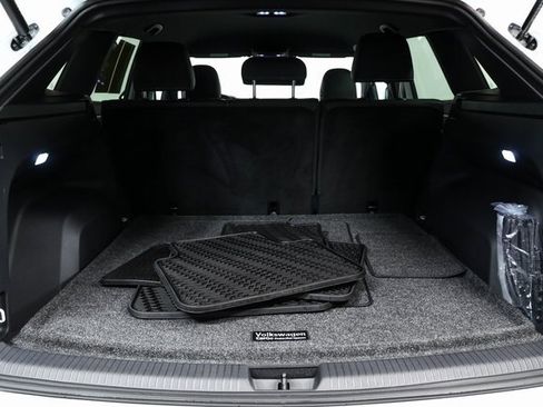 Certified 2025 Volkswagen Atlas Cross Sport SE image 23