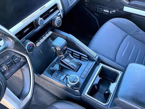 Certified 2024 Toyota Tacoma TRD Off-Road AWD/4WD image 17