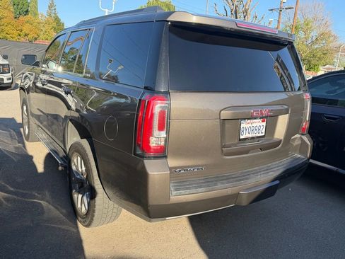 Used 2019 GMC Yukon SLE w/ SLE Value Package image 5
