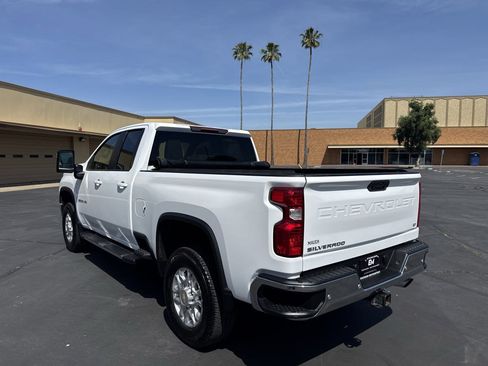 Used 2023 Chevrolet Silverado 2500 LT w/ Convenience Package AWD/4WD image 5