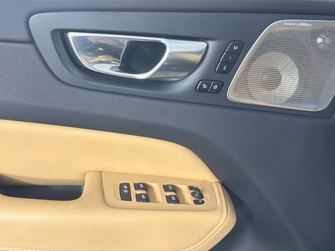 Certified 2023 Volvo XC60 B5 Ultimate w/ Protection Package Premier FWD image 18