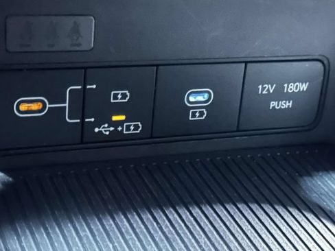 Used 2025 Hyundai Kona SEL AWD/4WD image 33