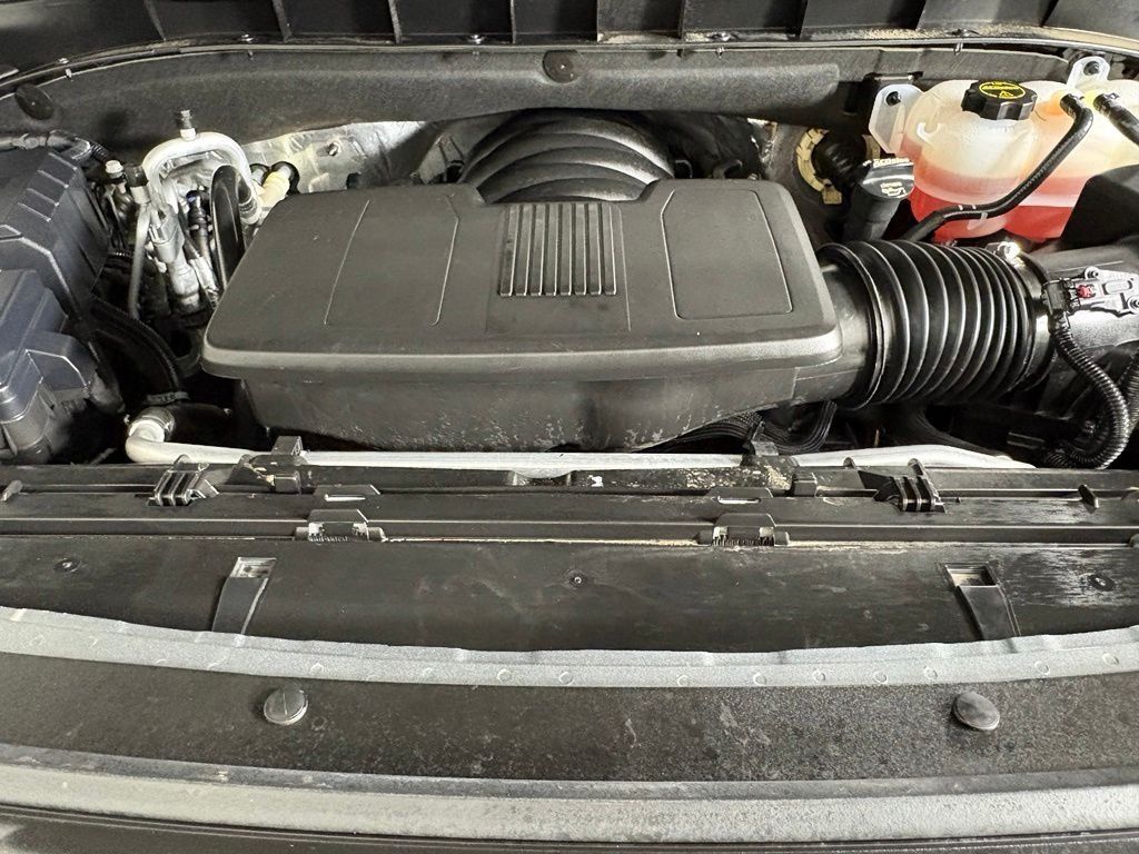 Used 2026 Chevrolet Suburban Z71 w/ Comfort Package AWD/4WD image 44