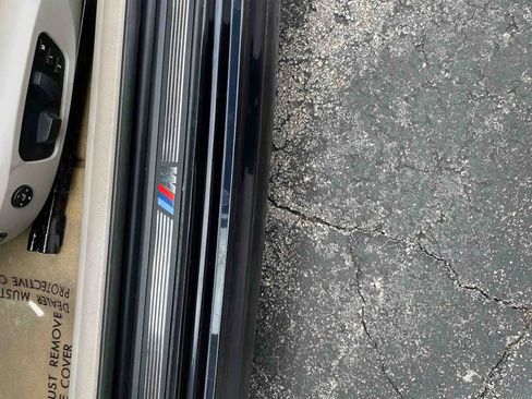 Used 2013 BMW 135i Convertible image 7