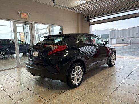Used 2021 Toyota C-HR LE image 6