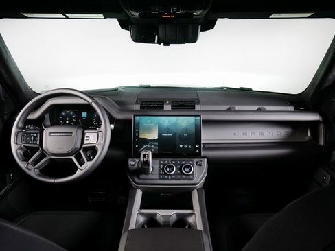 New 2026 Land Rover Defender 130 V8 image 4