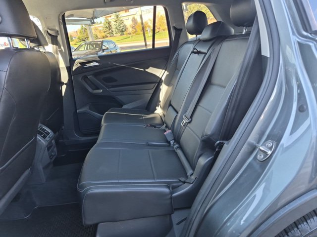 Used 2018 Volkswagen Tiguan SE AWD/4WD image 18