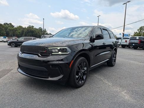 Used 2023 Dodge Durango SXT w/ SXT Blacktop Group AWD/4WD image 9