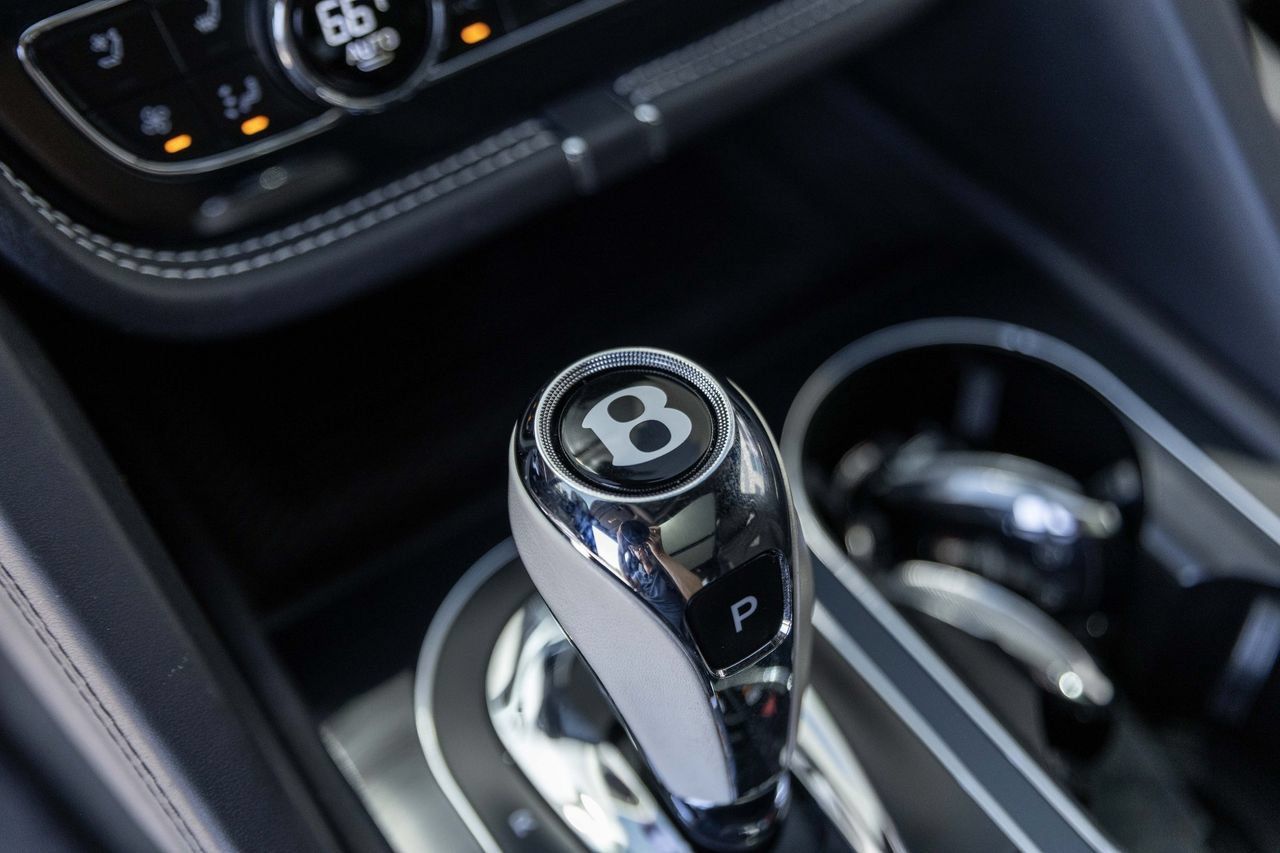 Certified 2023 Bentley Bentayga Extended Wheelbase AWD/4WD image 42