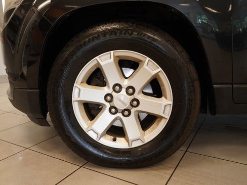 Used 2013 GMC Acadia SLE FWD image 18
