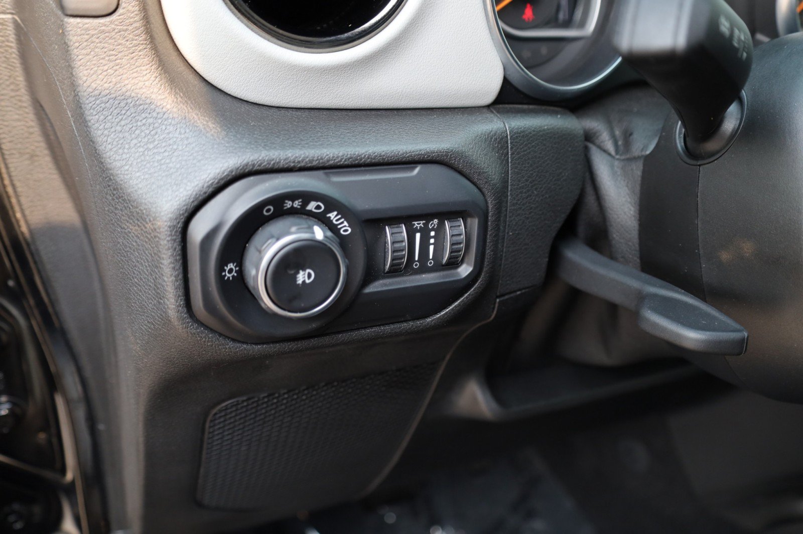 Used 2021 Jeep Wrangler Unlimited Sahara AWD/4WD image 24